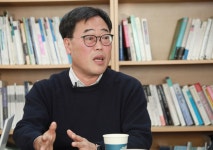 (인터뷰)김기식 삼성생명법, 이재용 승계작업 마지막 퍼즐…8년 전 삼성 전방위 로비
