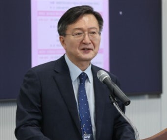 유홍림 교수, 대통령 재가 받아 제28대 서울대 총장 임명