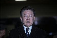 검찰, 이재명 구속영장 청구…대장동 '배임', 성남FC '뇌물'