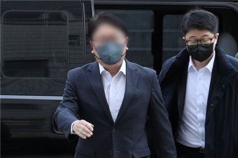 '백현동 비리' 김인섭 측근 영장심사 출석
