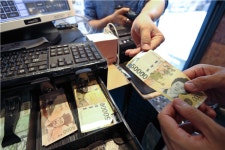 주차장·편의점 10만원 이상 현금거래 땐 현금영수증 의무