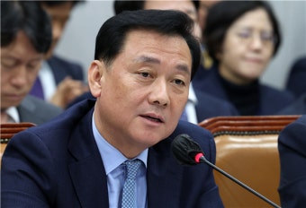 이광재 국회사무총장 사퇴…종로 출마 검토
