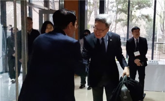 '윤 동창' 정재호 주중대사, 갑질 신고 당해…외교부 조사 착수