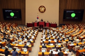 방문진법 국회 본회의 통과…'EBS법' 필리버스터 시작