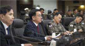 거센 트럼프 압박…한국은 '무정부 공황'
