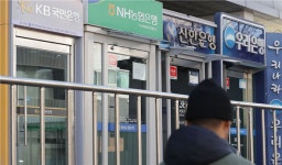 은행들 금리 반영 속도 주유소 같네