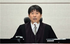 민주, 지귀연 룸살롱 의혹 공개 압박…증거 주말 공개
