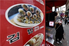 서민 한끼 김밥집 사라진다