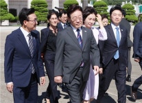 이 대통령, 프랑스 국빈 방문 출국…호르무즈 논의 주목