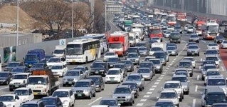 [설 연휴] 어느 도로가 뚫려 있나?.. 스마트폰으로 우회도로 확인하고 출발하세요
