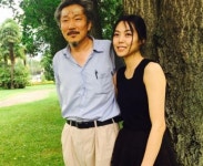 홍상수, 아내와 이혼절차 밟고 있어…여전히 김민희 탓?