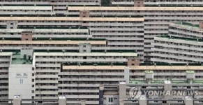 49층 고수한 은마아파트, 35층으로 고집 꺾나?...주민 투표로 결정