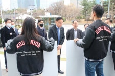 산은 김복규 수석부행장, 노조 저지에 첫 출근 무산