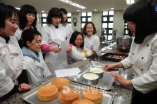 [반란을 꿈꾸는 마이너들·3]경기·인천등 21개 점포 보유 제과업체 까레몽