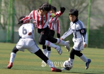 고양 무원초·인천 부평초·서울 신정초… 수원컵 유소년축구 우승컵