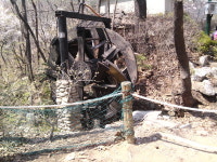 고장난 물레방아 흉물