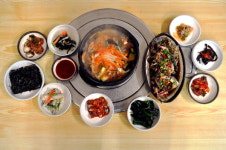 [맛집을 찾아서]호남회관으로 유명한 수원 남수동 거리 돌게장 백반