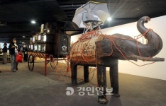 아트센터 만으론 역부족?