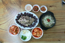 [맛집을 찾아서] 인천 선학동 송화 사골 순대국
