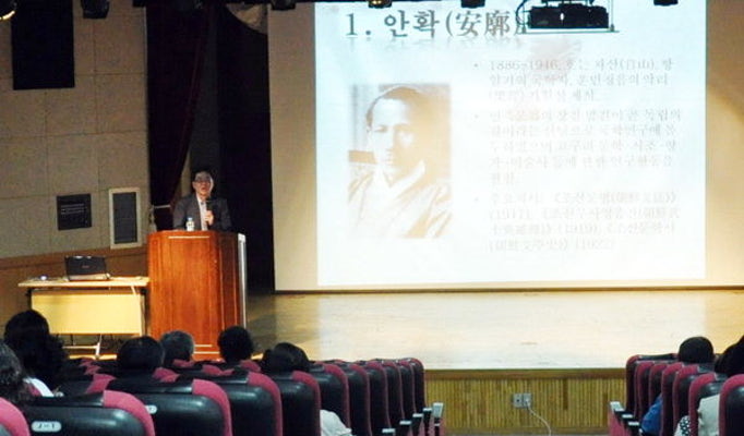 [2011 시민 인문학강좌]김동식 교수 '한국문학사 저작으로 본 문학개념 변천' | 포토뉴스