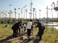 위례 강변길 솟대 150개