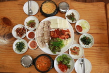 [맛집을 찾아서]군포시 당말지하차도 입구 두부고을
