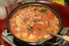 [맛집을 찾아서]수원 인계동 조대감과 엄지공주 부대찌개 전문점