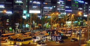 학원가 심야 불법주정차 몸살