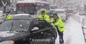 11.3㎝ 눈폭탄 인천이 멈췄다