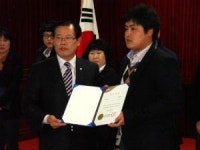 김영철 이천시 마장농협 이사 재임 형편 어려운 조합원 자녀에 장학금