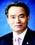 우리은행 경기남부영업본부장 윤정한씨