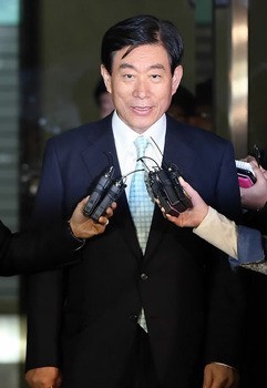 홈플러스와 MBK파트너스 경영진 압수수색, 경영 불확실성 확산 가능성 높아져
