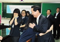 김상곤 경기도교육감, 수원 화홍高 격려 방문