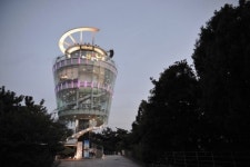 야경에 취하는 인천항 새명소… 월미달빛마루 카페 입소문