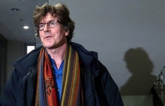 '솔섬' 사진작가 마이클 케나, 저작권 문제로 한국 법정 출석
