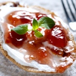 [딸기잼 만드는 방법]딸기에 설탕 넣고 졸이면 끝?… 불 조절만 알면 쉽다