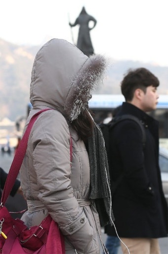 '경칩' 전국 꽃샘추위 기승… 강원 산간 한파주의보