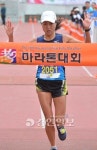 [화성 효마라톤 영광의 얼굴]女하프 우승자 황순옥씨