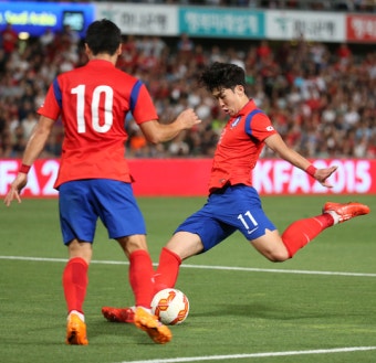 한국 사우디 축구 평가전, 손흥민 전반 16분 슛 찬스 크로스바 강타 '아쉬움