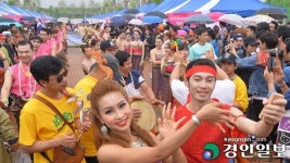 [포토]“안산서 태국 쏭크란 축제 즐겨요”
