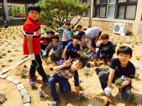 연천군 전곡초교, 전교생 대상 꽃밭가꾸기 시작