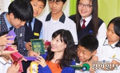 ‘장애’ 마음의 상처 쓰담쓰담… ‘엄마’라 불리는 천사 선생님