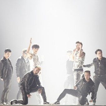 동방신기, 태국 콘서트 성료… 태국팬들의 정성 가득 이벤트 '감동'