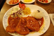 [맛집을 찾아서] 수원 행궁동 ‘엄마생각’