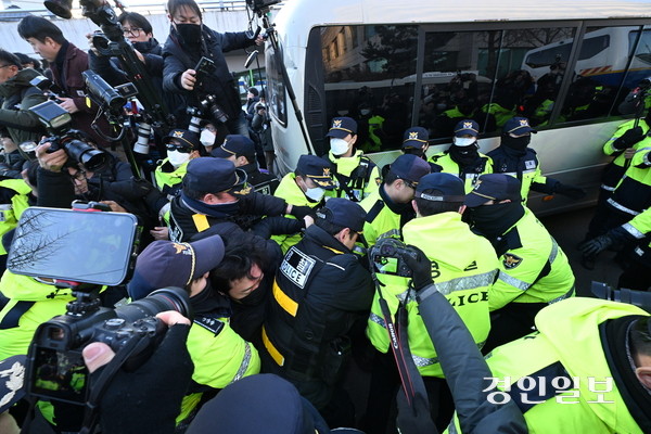 윤석열 대통령 체포영장 저지 박종준 대통령 경호처장 조사 중, 3차 출석 요구
