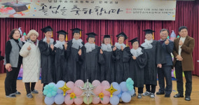 “못 배운 설움 풀어… 새 인생 사는 듯” 남양주송라초 ‘문해교실’ 졸업식