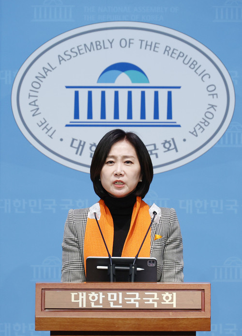 개혁신당, 창당 1주년 맞는 내부 갈등 심화...허은아 대표 사퇴 요구 계속
