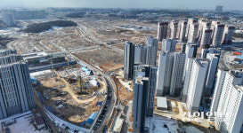 ‘평택 화양지구’ 공사 멈추고 공방… 시공사 혹은 조합, 지연은 누구 탓