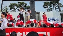[화보] 파주 새암공원에서 유세하는 김문수