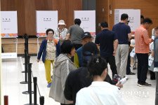 [화보] 해군 장병들 ‘사전투표 명 받았습니다’